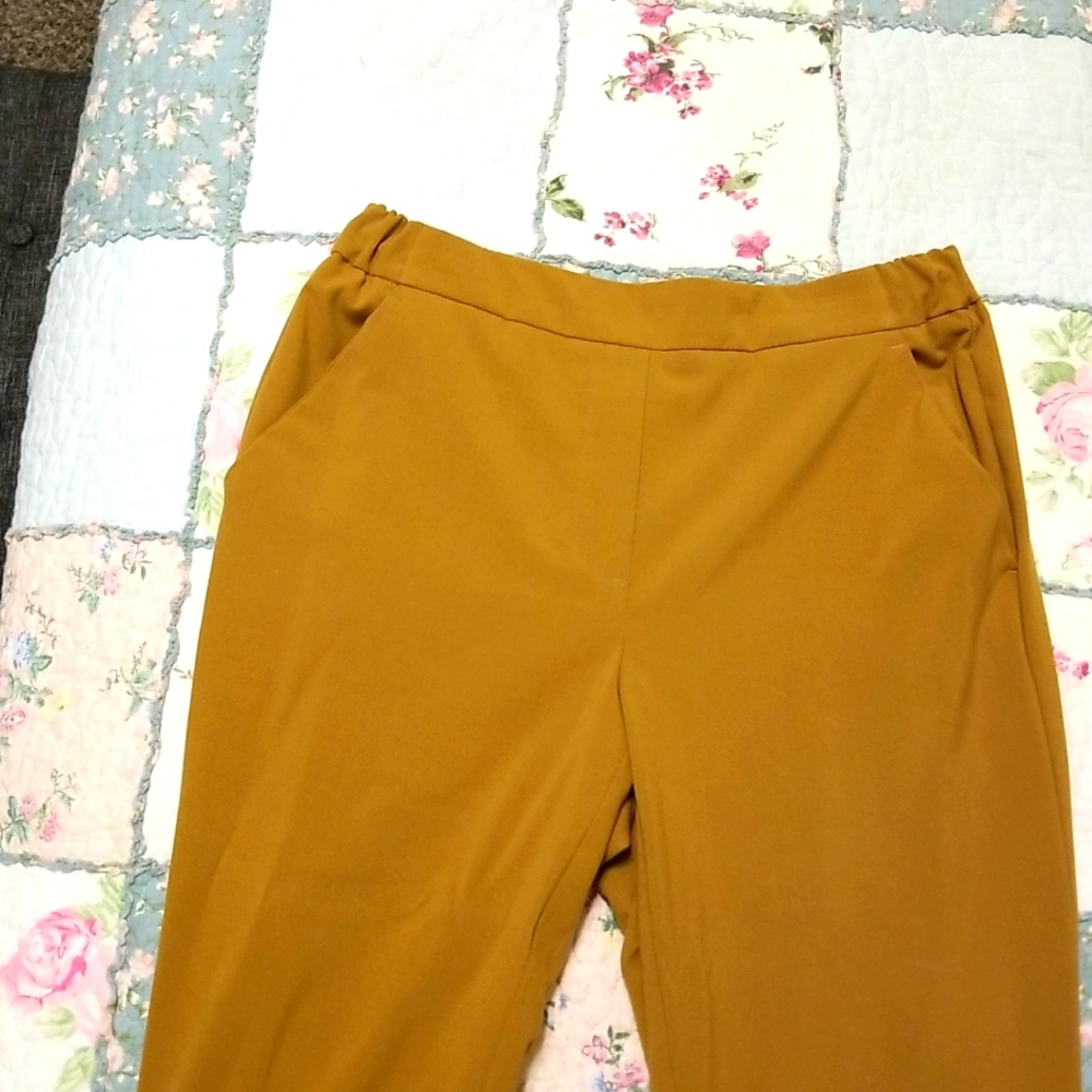 Mustard crop pants